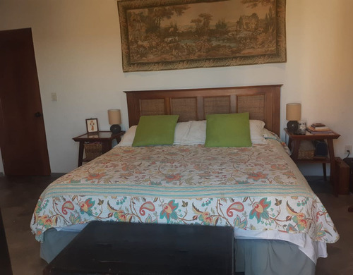 Preciosa Residencia En Misión San Jerónimo, Doble Altura, Jardín, 300 M2