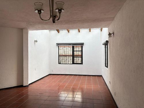 Casa En Renta De Una Recamara En Condominio En Fraccionamiento Campestre En Villa Corregidora, Qro. - ¡ideal Para Ejecutivos O Parejas Recién Casados!