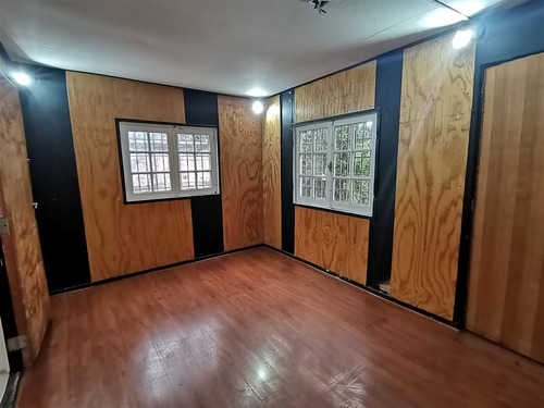 Casa En Arriendo De 7 Dorm. En Providencia