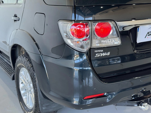Toyota Hilux SW4 3.0 SRV 4X4 7 LUGARES 16V TURBO INTERCOOLER DIESEL 4P AUTOMÁTICO
