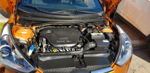 Hyundai Veloster 1.6 6at 130cv