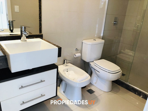 Imagen 8 de 13 de Edificio Cruceros Primera Linea 2 Dormitorios En Suite