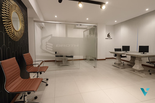 Oficina En Venta En Ituzaingó Norte Edificio Premium