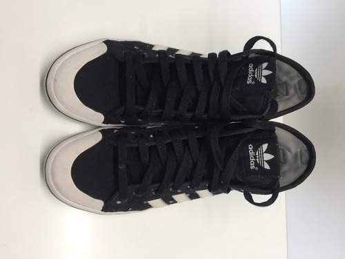 Zapatillas adidas Honey Mid Negro Con Corazones Blancos