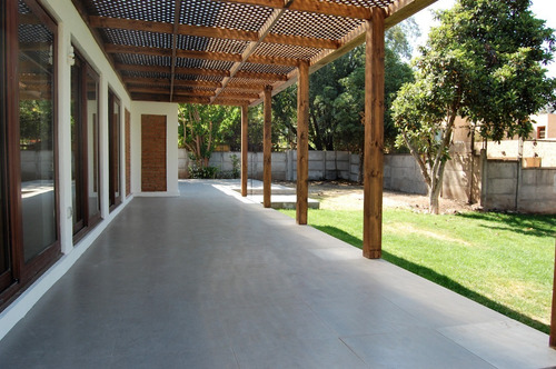 Imagen 8 de 30 de !!!! Nuevo Precio!!! Casa Estilo Mediterránea En La Reina!!!