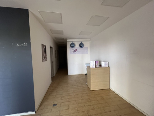 Local Comercial De 91 M2 En Lomas Verdes