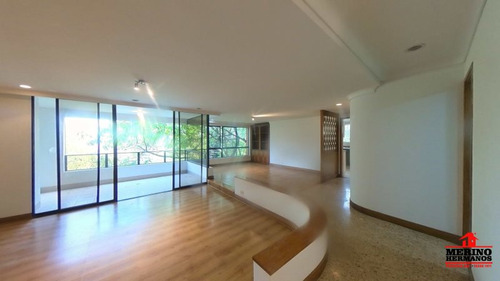 Apartamento En Arriendo En Medellín - Poblado