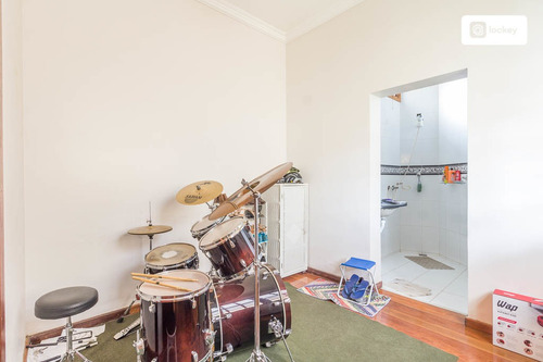 Imagem 12 de 15 de Venda De Casa Com 325m² E 6 Quartos - 13478