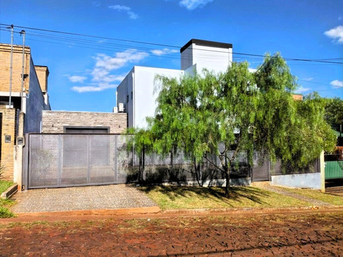 Casa En Venta Oberá, Confort Familiar, Privacidad Y Espacio