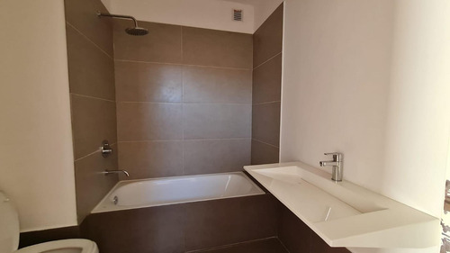 Imagen 19 de 19 de Moderno Duplex + Cochera Doble En Chaca Todo Luz Y Sol