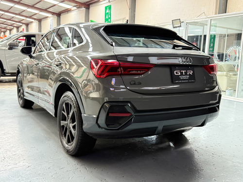 Audi Q3 Select 2022