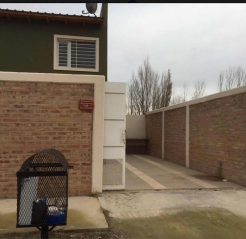 Vendo Duplex 2 Dormit. Excelente Ubicación, En Plottier