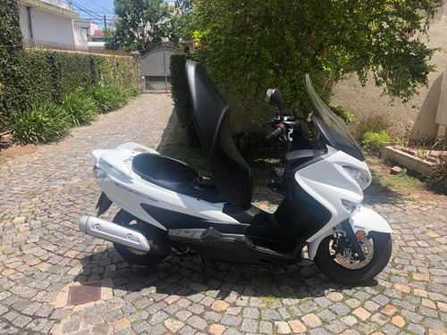 Imagen 9 de 10 de Scooter Suzuki Burgman 200