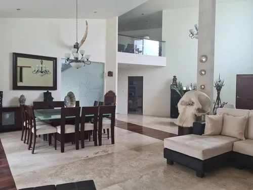 Casa Con Alberca En Venta En San Martinito, Frente A La Vista