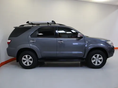 Toyota Fortuner 2.7 At 7psj 4x2