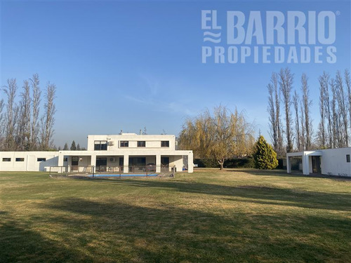 Casa En Venta En Sector Poniente,chicureo,colina