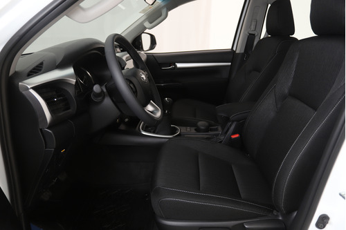 Hilux 2.4 4x2 Sr Cd 6m/t D.r