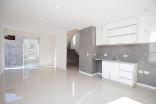 Dúplex En Venta - 2 Dormitorios 2 Baños - Pilar