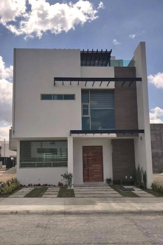 Imagen 1 de 9 de Vendo Casa De Lujo En Monte Olimpo Residencial