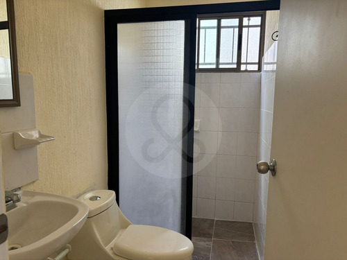 Casa En Venta En Fraccionamiento Los Héroes
