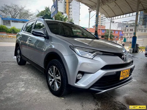 Toyota RAV4 2.5 Xroad