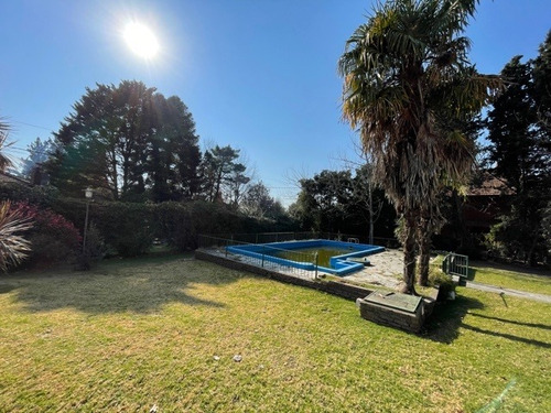 Imagen 4 de 14 de Retasada! Venta Casa En La Martona 6 Ambientes Sobre 2 Lotes