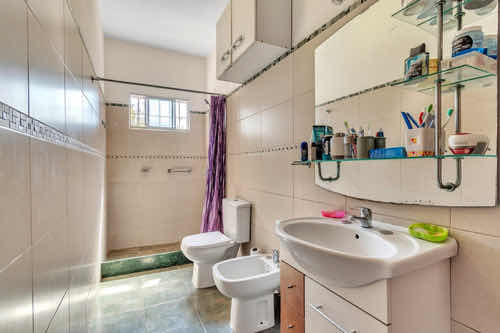 Excelente Propiedad Dos Casas Y Un Local Comercial