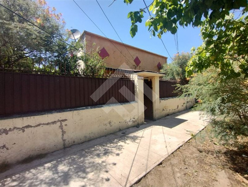 Casa 566 Mts2 En Venta De 4 Dorm. En La Cisterna