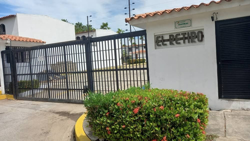 Venta De Townhouse En Maneiro Conjunto Residencial Uribe