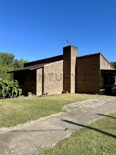 Casa En Venta En Villa Elisa