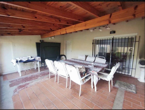 Venta De Casa Beccar 6 Ambientes Con Enorme Jardin