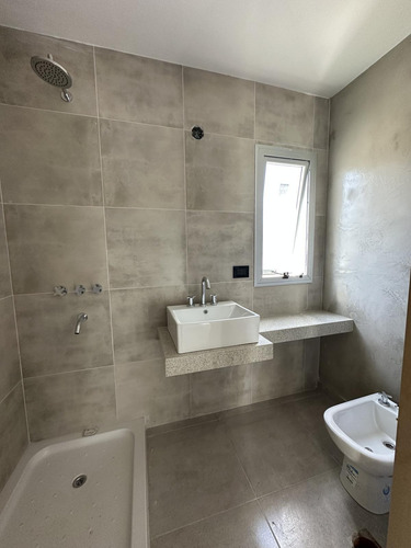 Duplex En Venta. Altura Av. Solano Verá 1075
