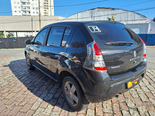 Renault Sandero 1.0 16v Tech Run Hi-flex 5p