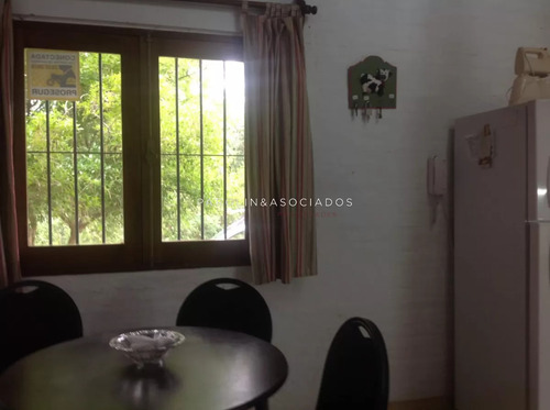 Casa En Venta De 3 Dormitorios En Barrio Cantegril, Punta Del Este.