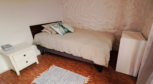 Arriendo 2 Habitaciones En Las Condes, Casa Familiar.