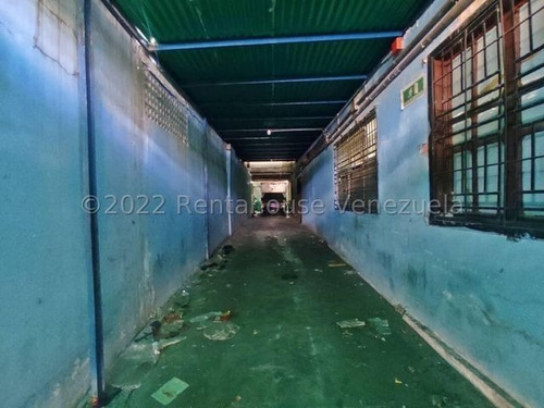 Imagen 21 de 30 de Casas Con Galpones En Venta Zona Centro Barquisimeto #22-21565 Daniela Linarez 0424-5390659