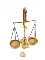 Comprar Balanza De Joyero Pequeña De Bronce Con Pesas - Antiguedades