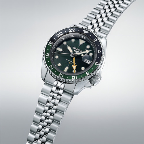 Reloj Seiko 5 Sports Automático Gmt Ssk035 K1 Malla Plateado Bisel Negro Y Verde Fondo Verde Oscuro