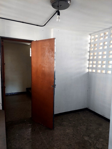 Local Comercial En Venta Centro De Los Teques