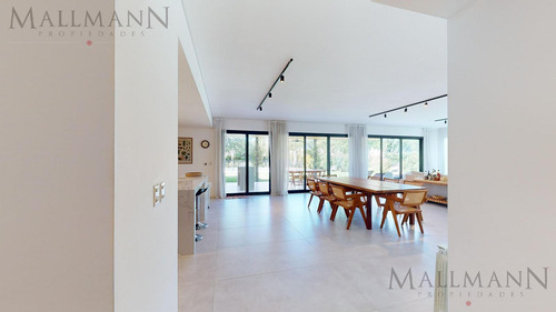 Casa En Venta. 4 Dormitorios En Suite. Estancias Golf