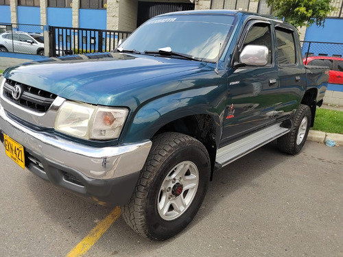 Toyota Hilux 2.4 Ex