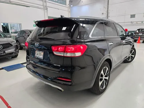 Kia Sorento 5p EX PACK, V6 TA Piel QCP GPS 7 pas. RA-18"