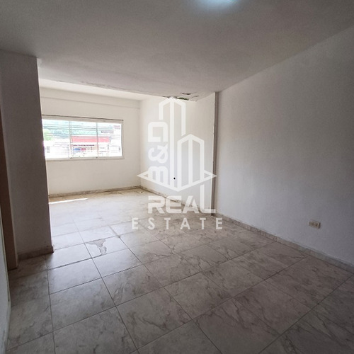 Townhouse En Venta Urb. Loma Real-charallave
