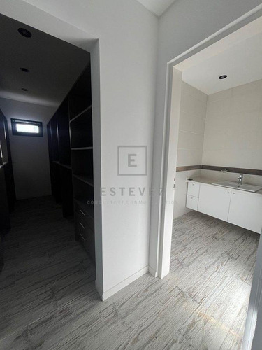 Casa En Venta, 3 Dormitorios. Barrio Cerrado, Escobar, G.b.a. Zona Norte