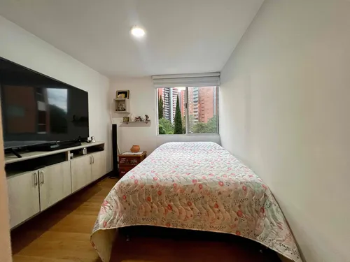 Apartamento En Venta En Loma De Las Brujas. Cod V12610
