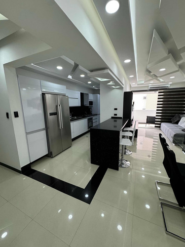 Apartamento Amoblado En El Parral - Chelsea Court, Atm
