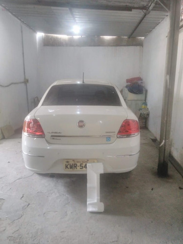 Fiat Linea 2013 1.8 16v Essence Flex Dualogic 4p