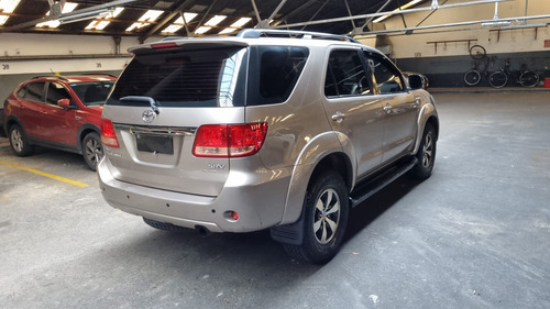 Toyota Hilux SW4 3.0 I Srv At C/cuero 4x4 (2009)