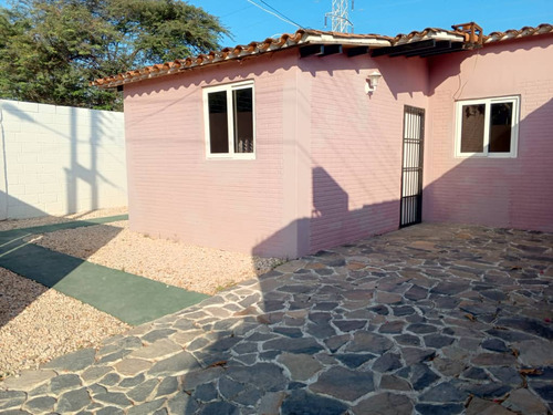 En Venta Casa En La Urb El Guayabal La Pradera San Joaquin 34-05