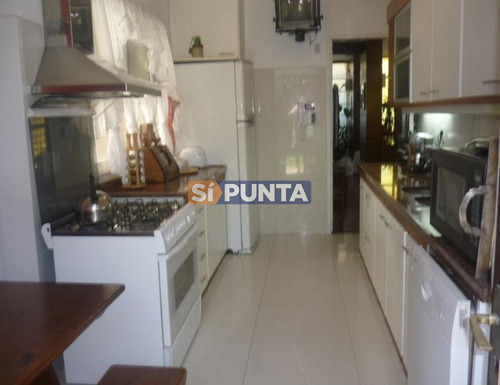 Imagen 5 de 13 de Casa Con Piscina En Venta - Playa Mansa
